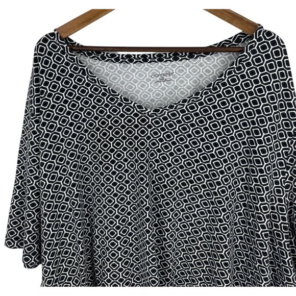 Catherines Black & White Geometric Print V-Neck Poncho Blouse 4X 30/32W - Picture 2 of 8